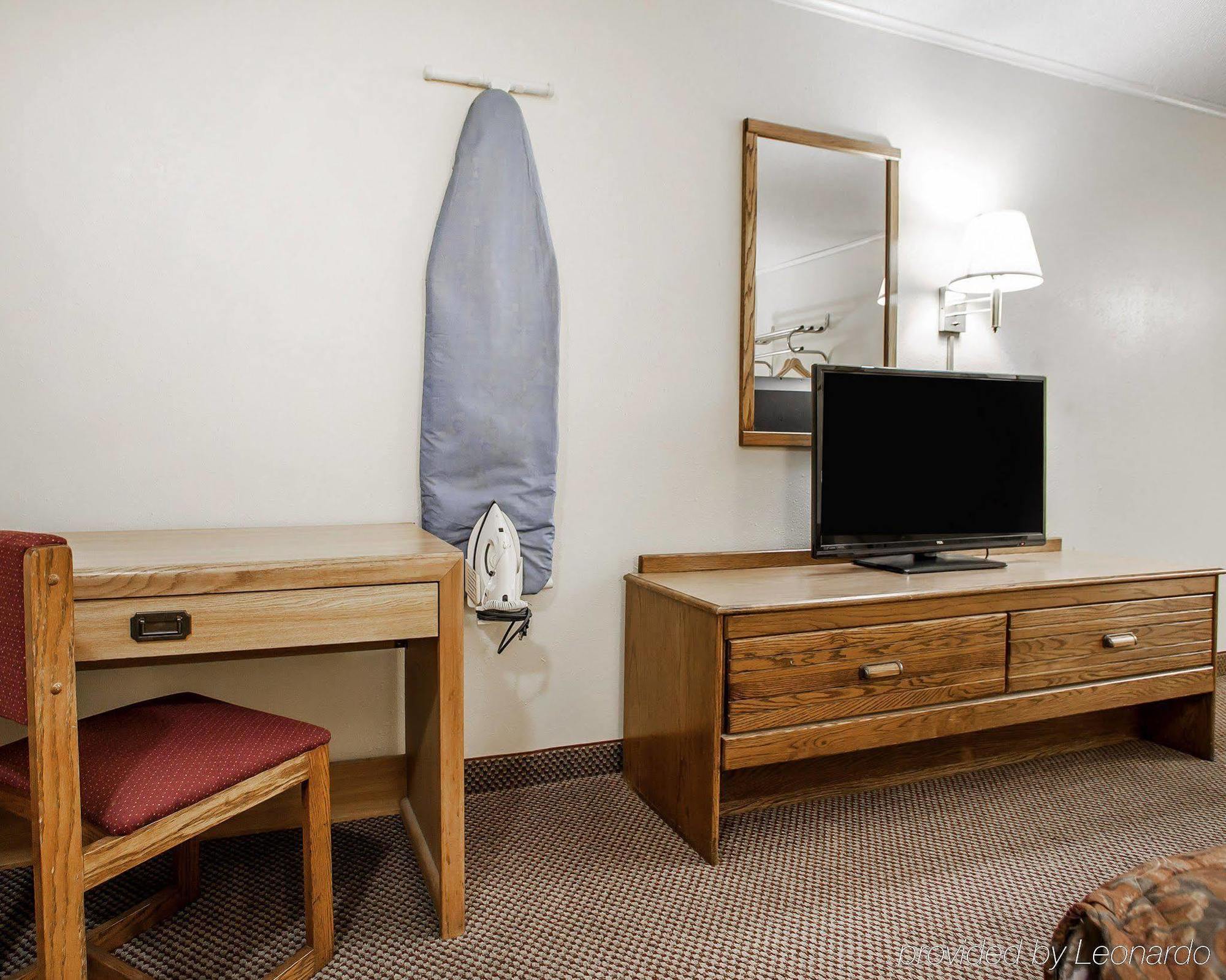 Econo Lodge Inn & Suites Newton Zewnętrze zdjęcie